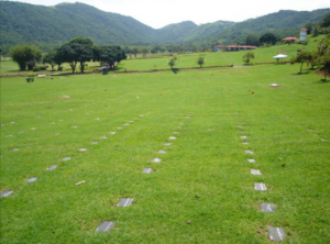 Coroa de Flores Cemitério de Marapicu (Nova Iguaçu/RJ)